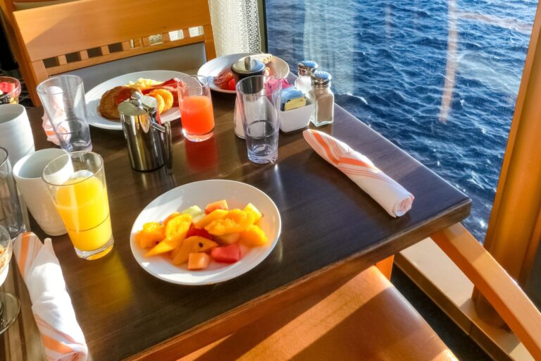 Dining and Drinks on Nile Cruises